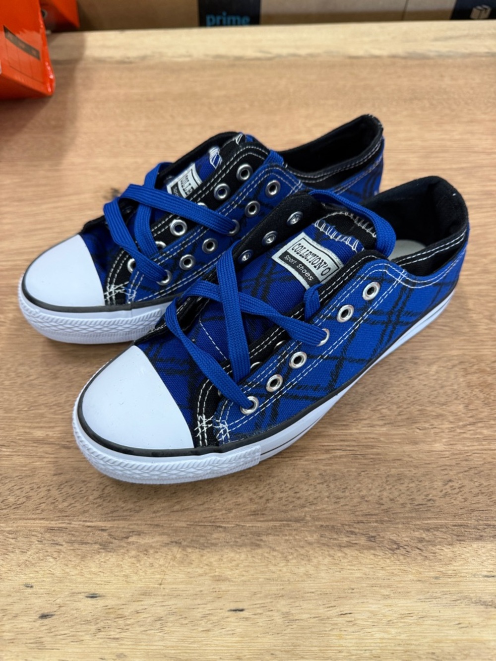 Blue Plaid‎ Canvas Low-Top Sneakers Size 8 Youth/Big Girl